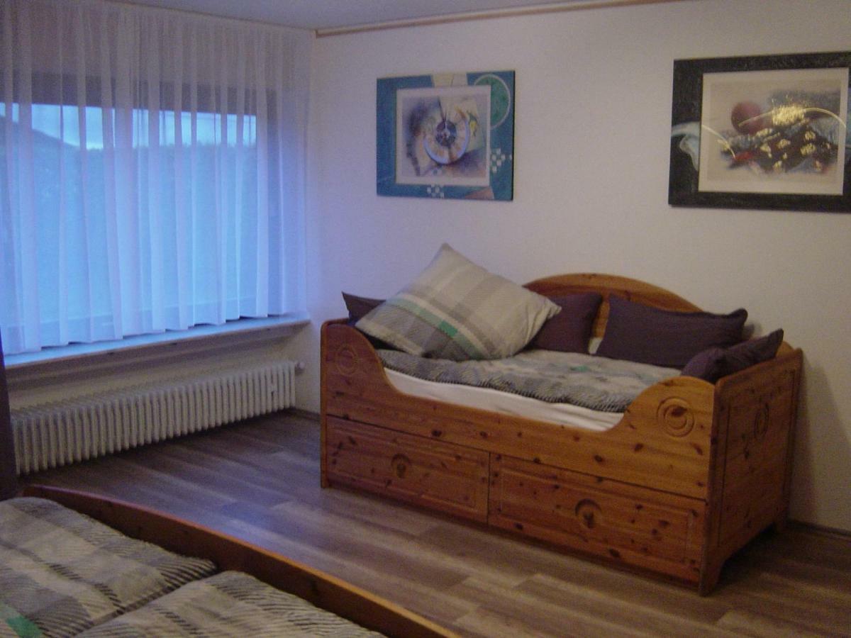 Appartement Haus Am Wald à Hillscheid Extérieur photo