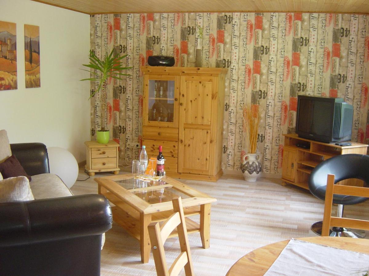 Appartement Haus Am Wald à Hillscheid Extérieur photo
